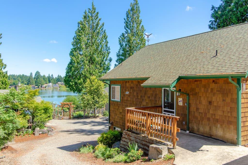 Stay Cascadia - Heron Cottage